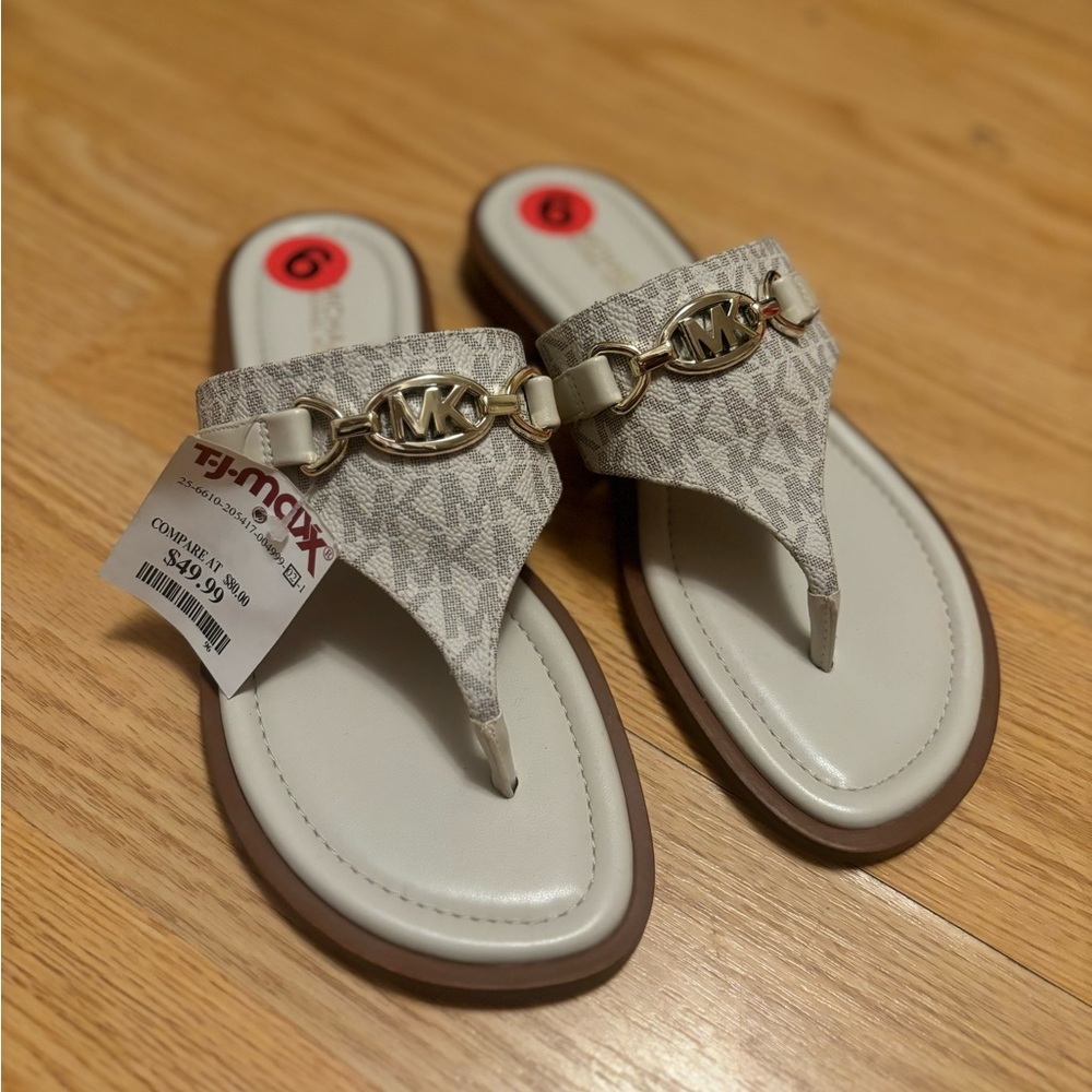 Michael Kors Sandals 💛